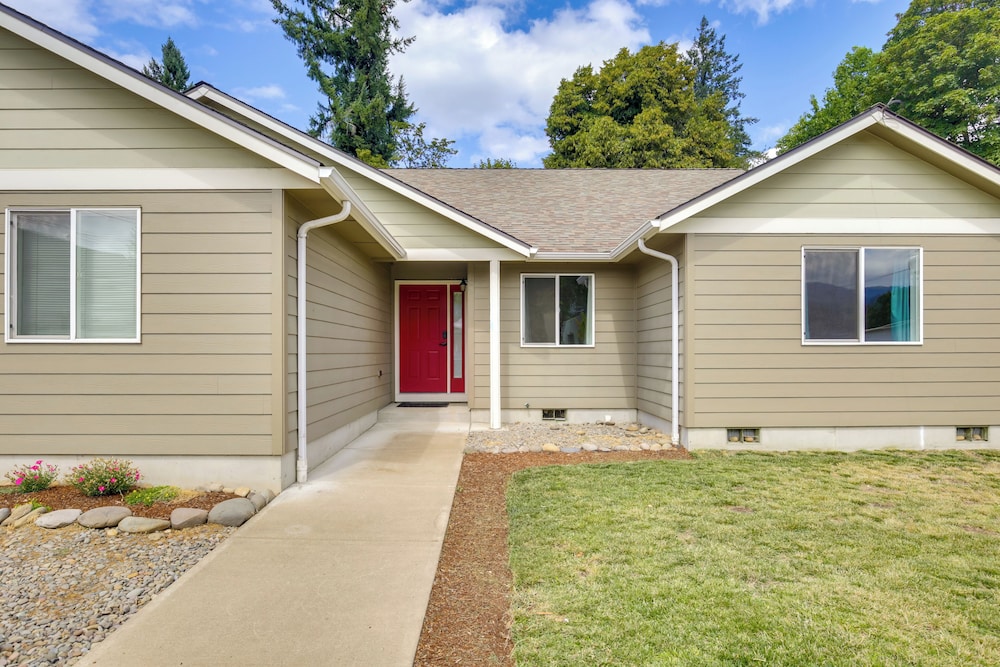 2 Blocks to White Water Launch: Mill City Home