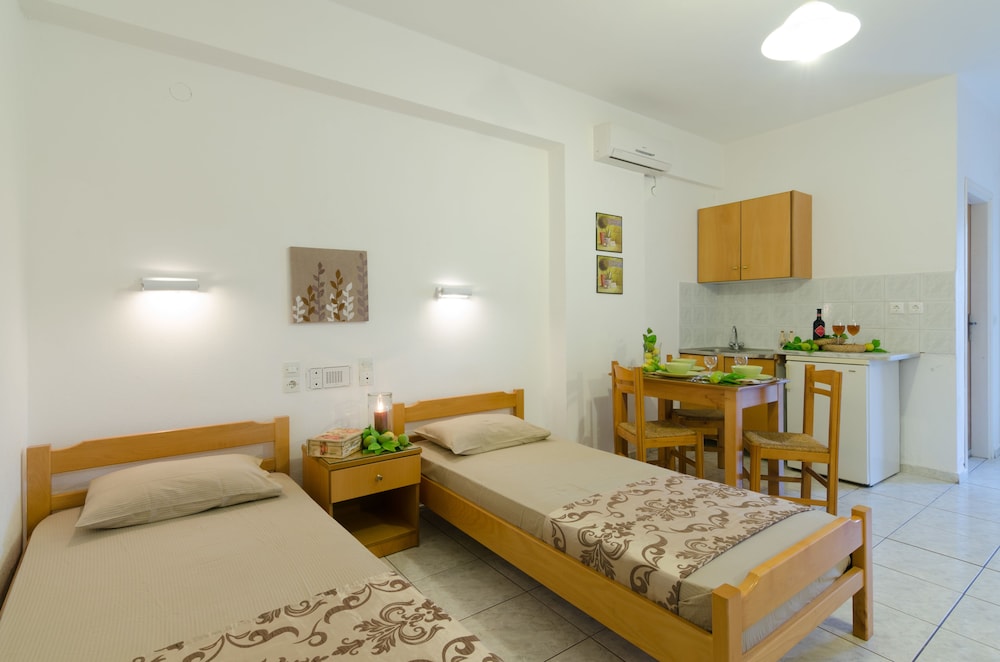 Aglaia Apartments & Studios