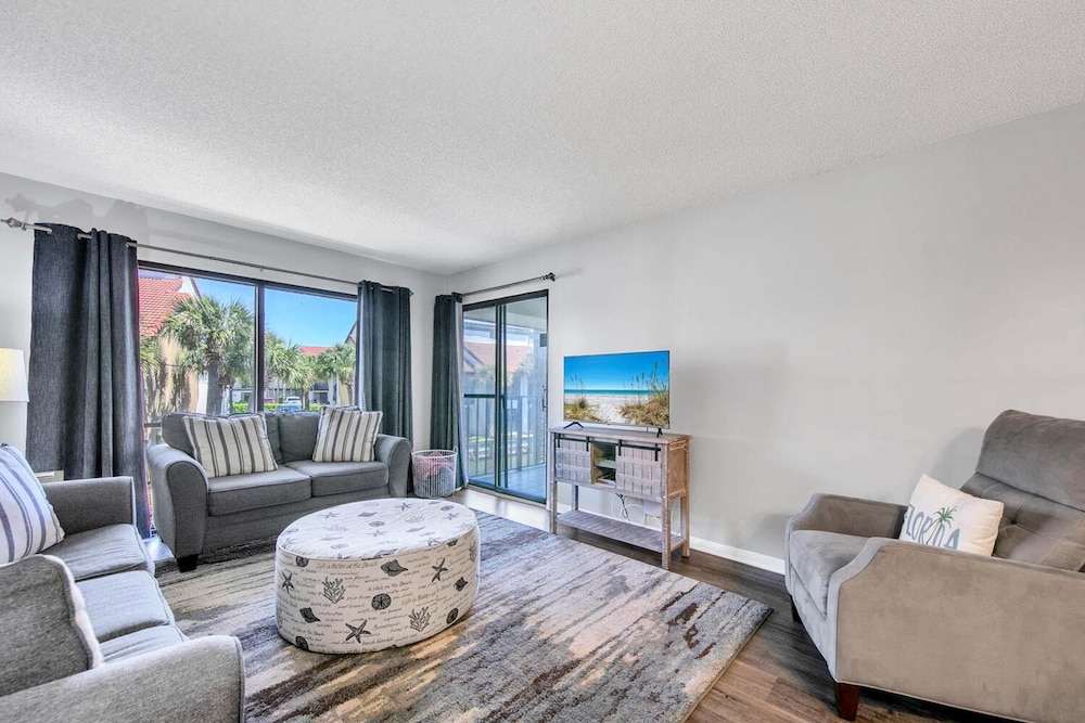 Edgewater Golf Villa 956