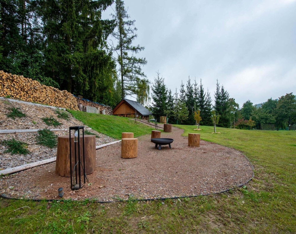 Apartment Near Pernstejn Castle in Smrcek
