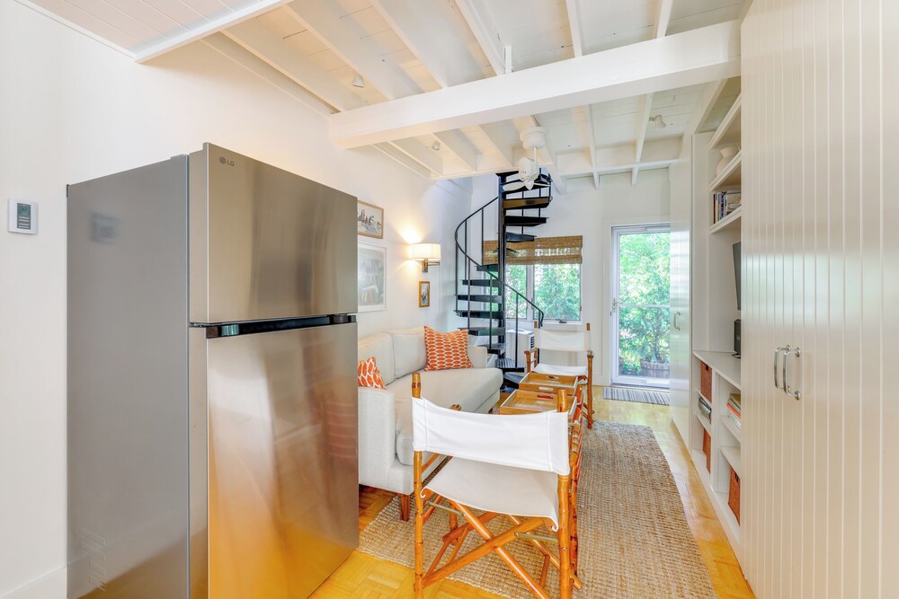 Steps to Beach: Stylish & Lofted Provincetown Gem