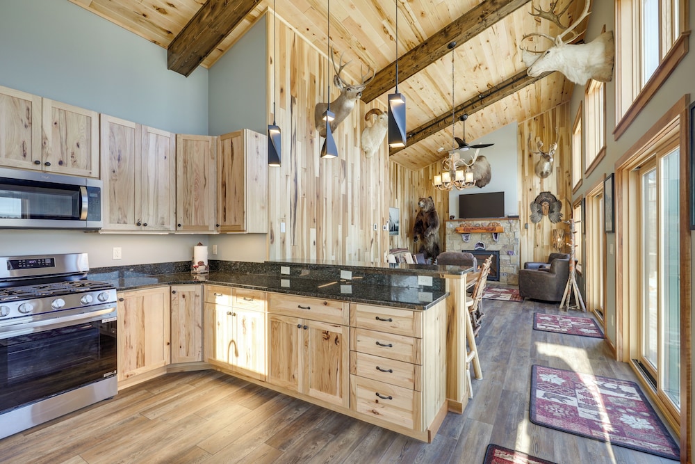 Million Dollar View! Whitecap Mtns Ski Resort Home