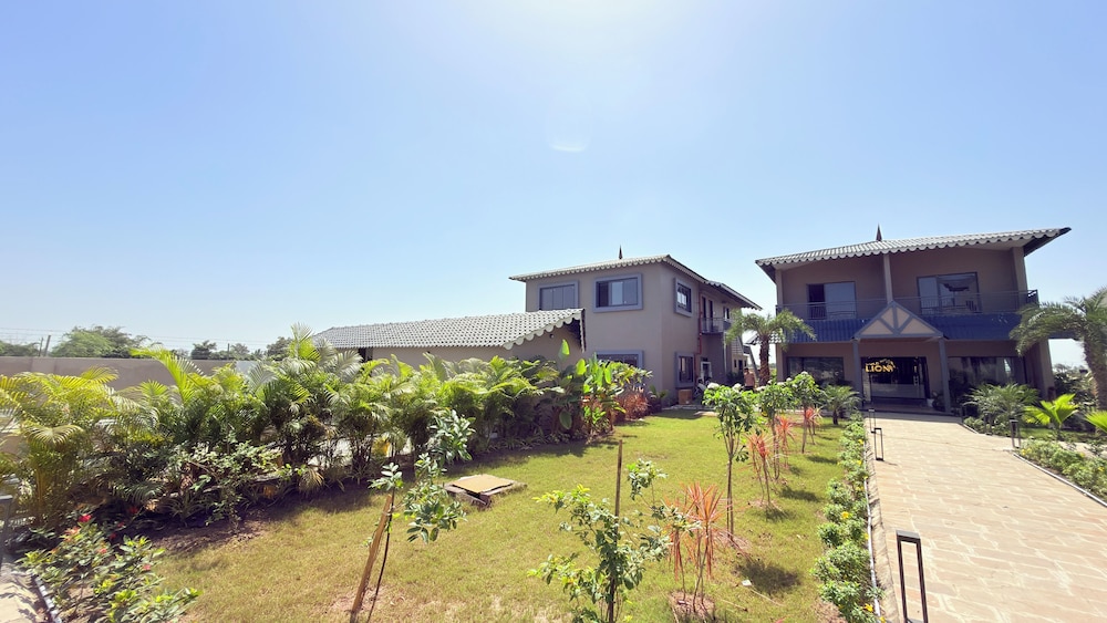Gold Lion Resort