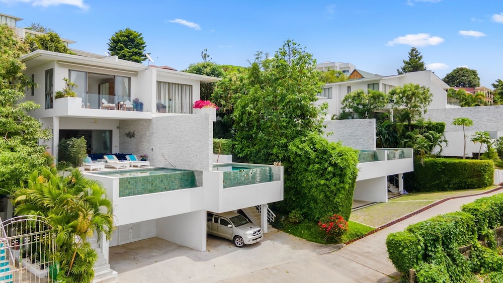 Villa Shade of Blue view 5