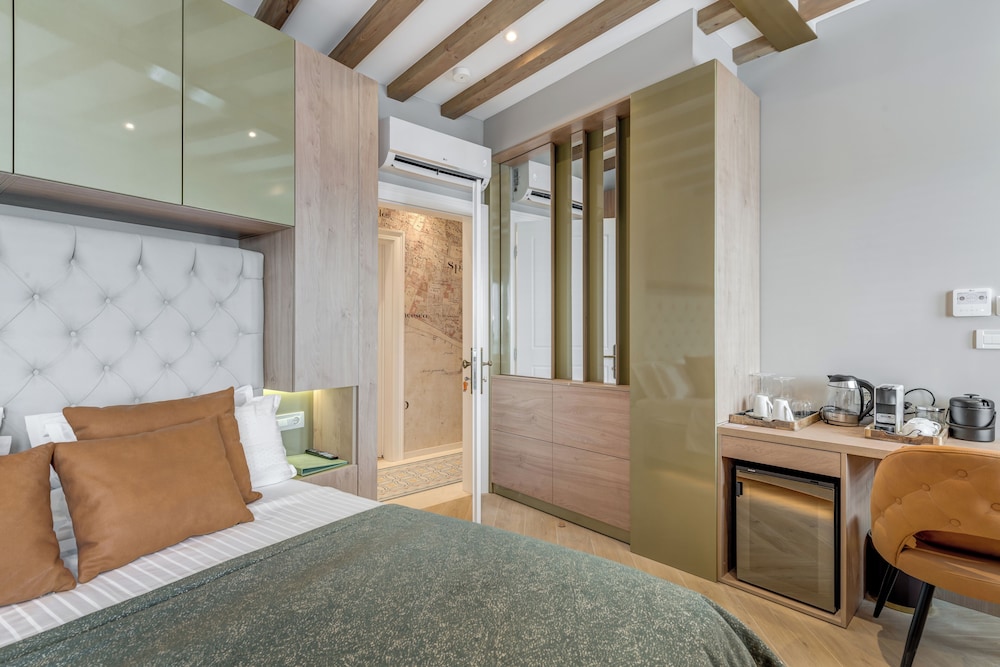 Grand Palace Luxury Retreat - Tale Of The Sea