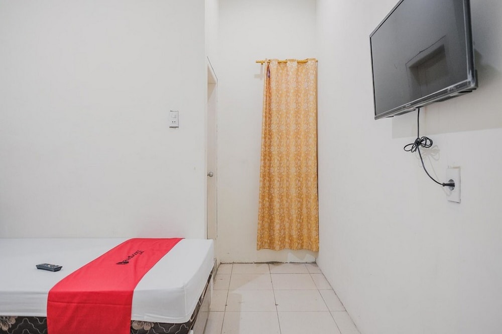 RedDoorz Syariah near Suzuya Mall Banda Aceh view 4