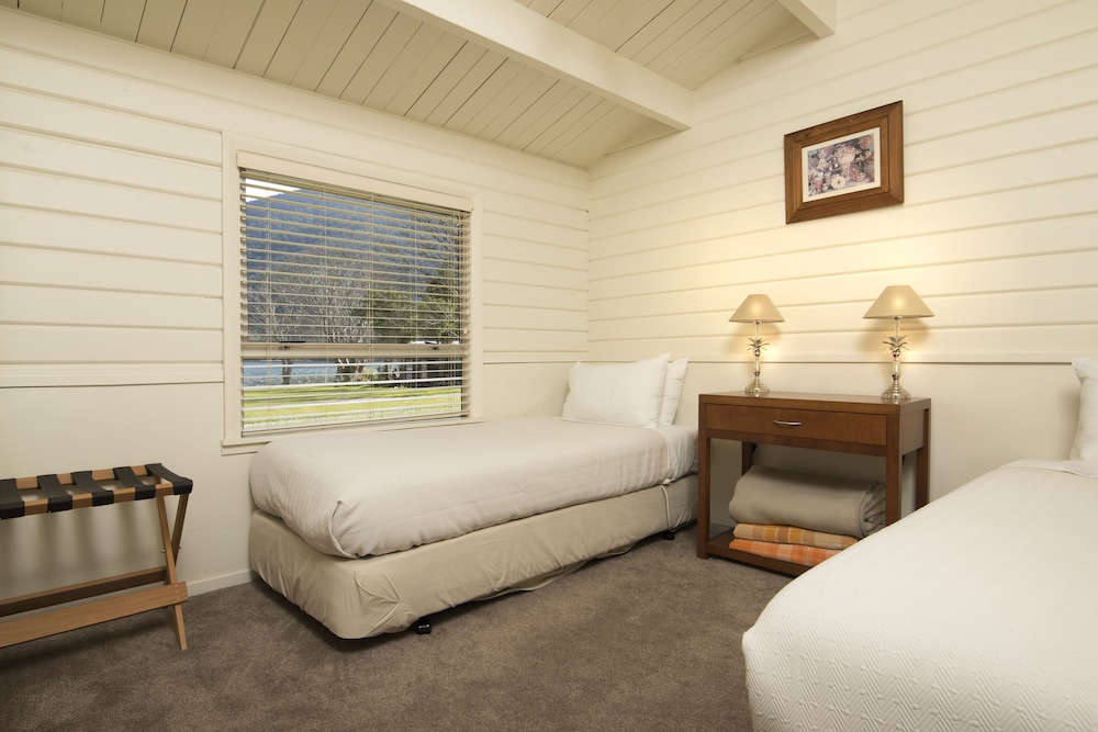 Furneaux Lodge