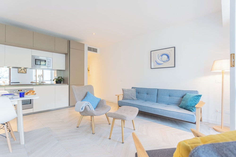 Your Private Harbour Nearby George Clooney by Rent all Como