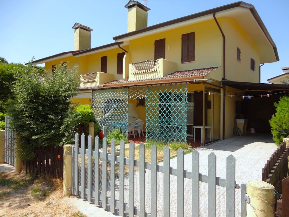Pleasant Villa in Porto Santa Margherita