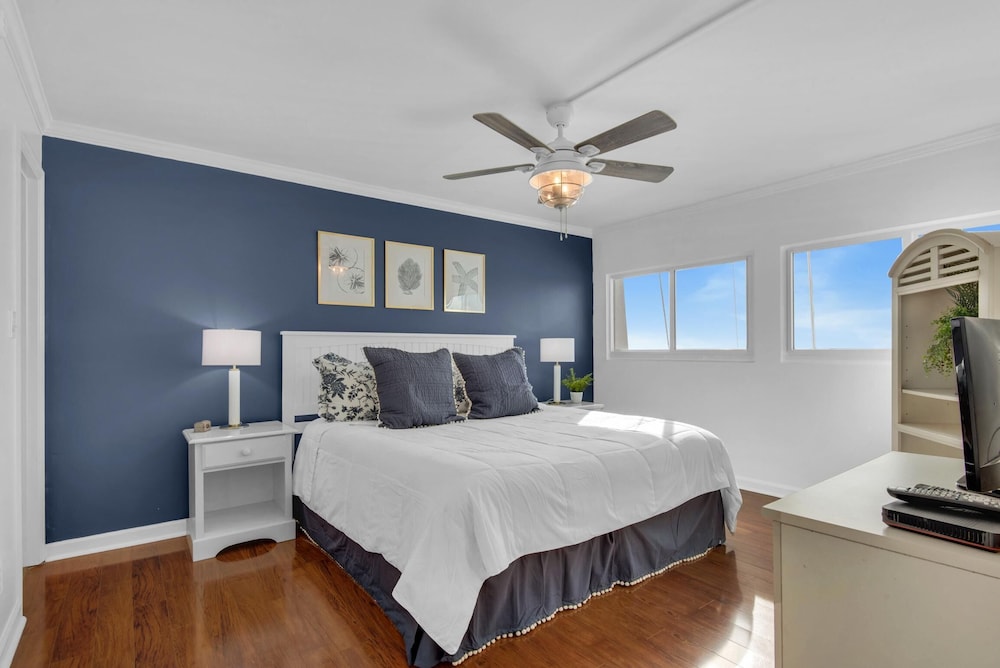 Beach House 502d