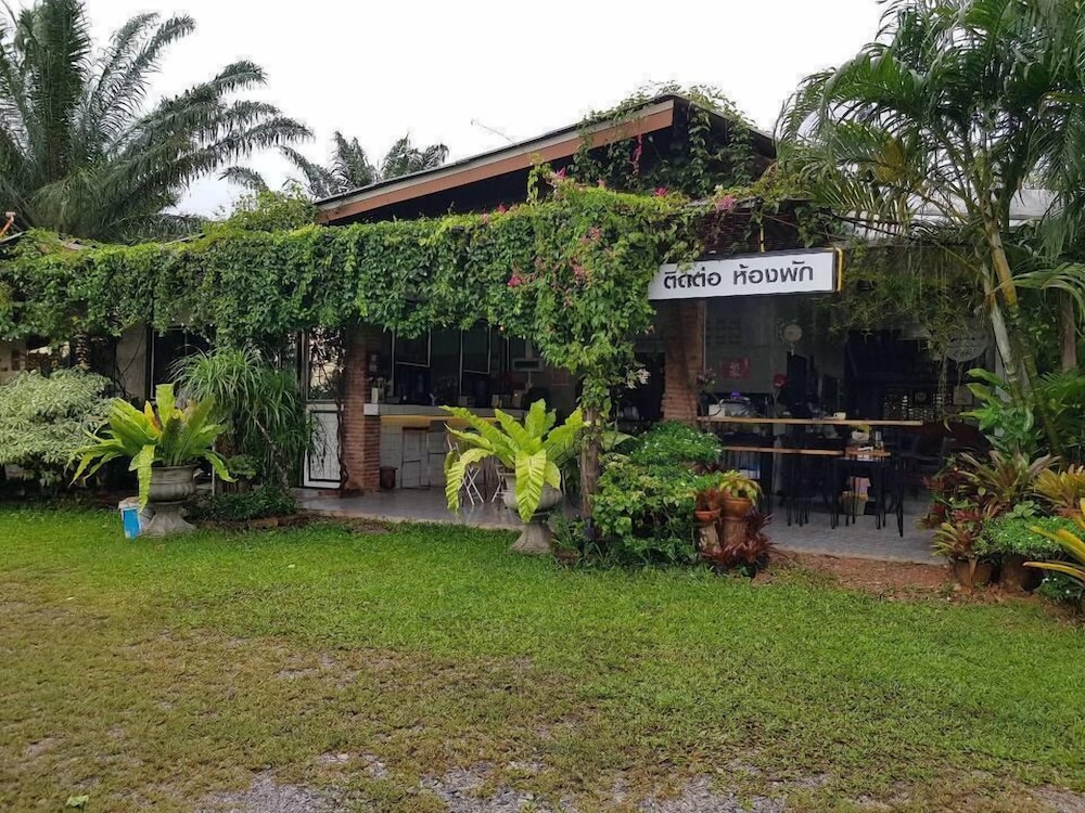 Hotel Room 9 Hometel - Image 1