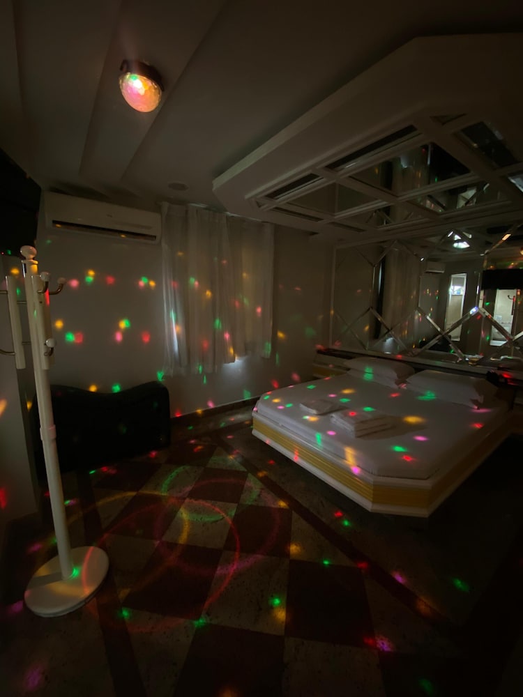 L'amour Hotel