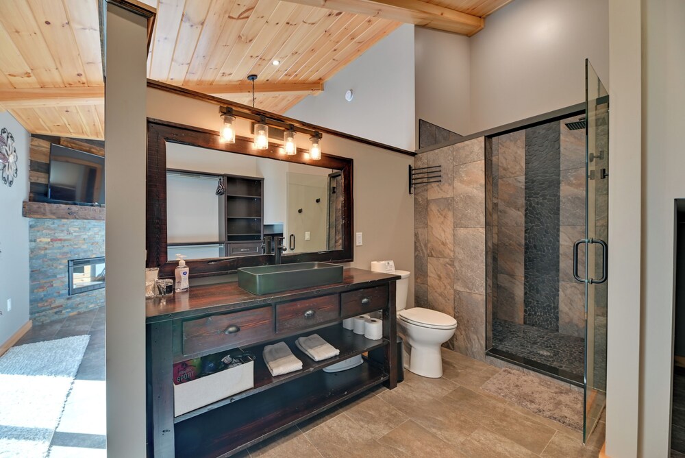 The Toasted Marshmallow Ski & Lake Retreat
