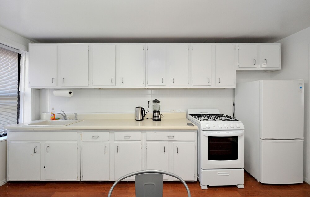Cozy 2BR Apartment in the Heart of Chelsea