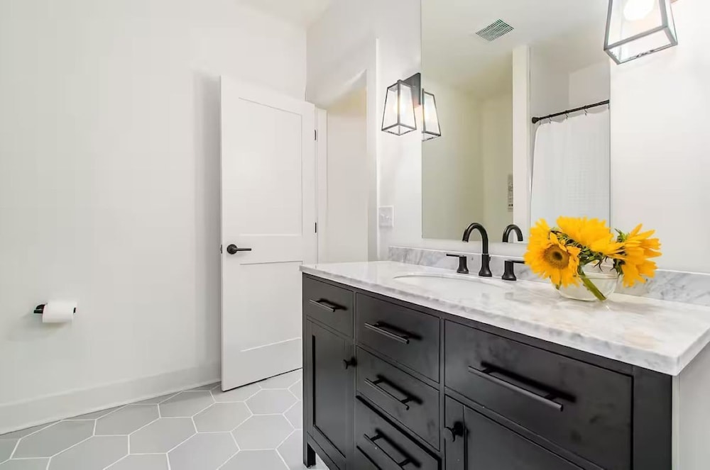 Jungle House Designer Residences – Downtown Columbus