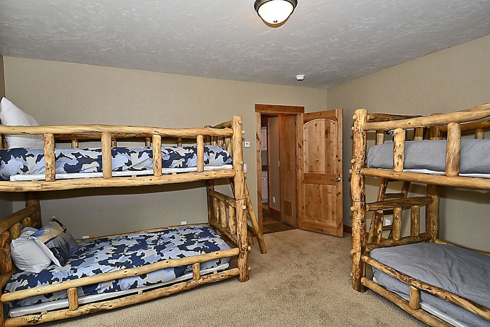 Lakota Antlers 200 5 Bedroom Holiday Home by Winter Park Lodging Company