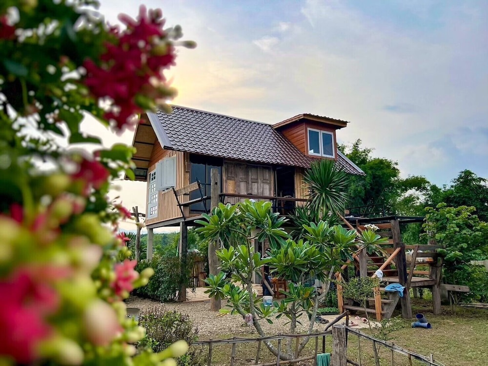 Deetorjai FarmStay Nan