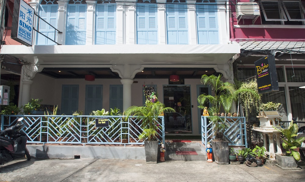 Patong Sino House
