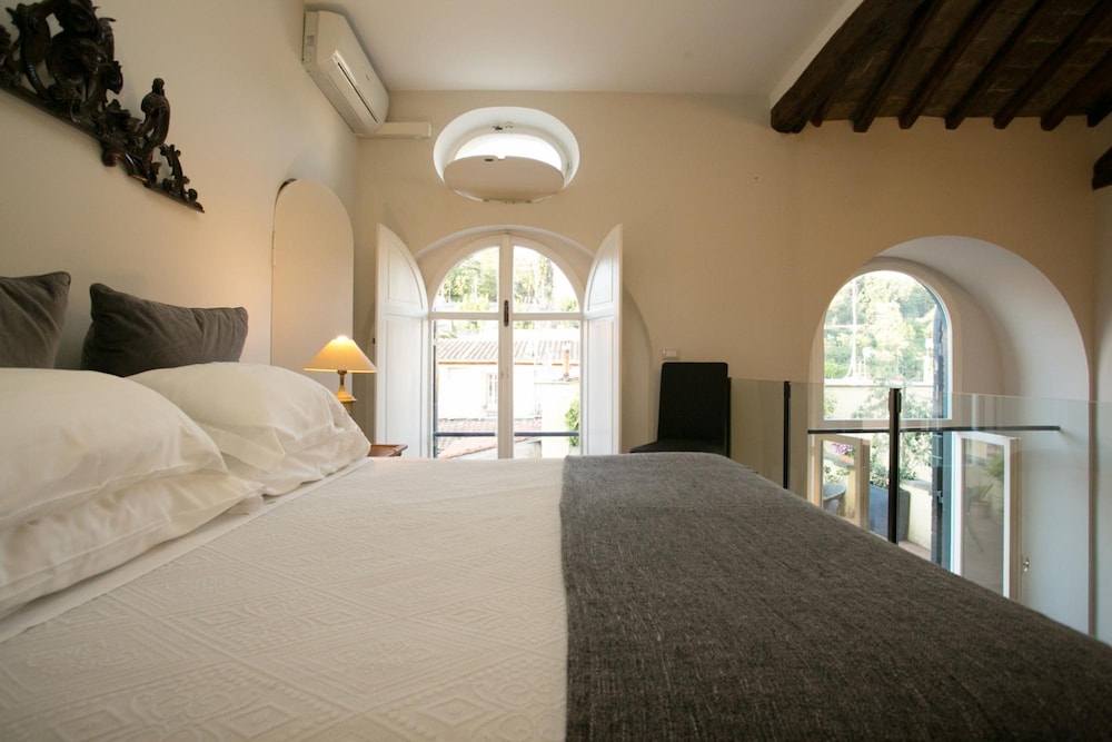 Your Prestigious Penthouse at the Spanish Steps