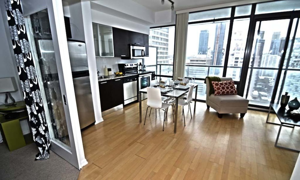 Toronto Escape - The Ruby Pink Suite