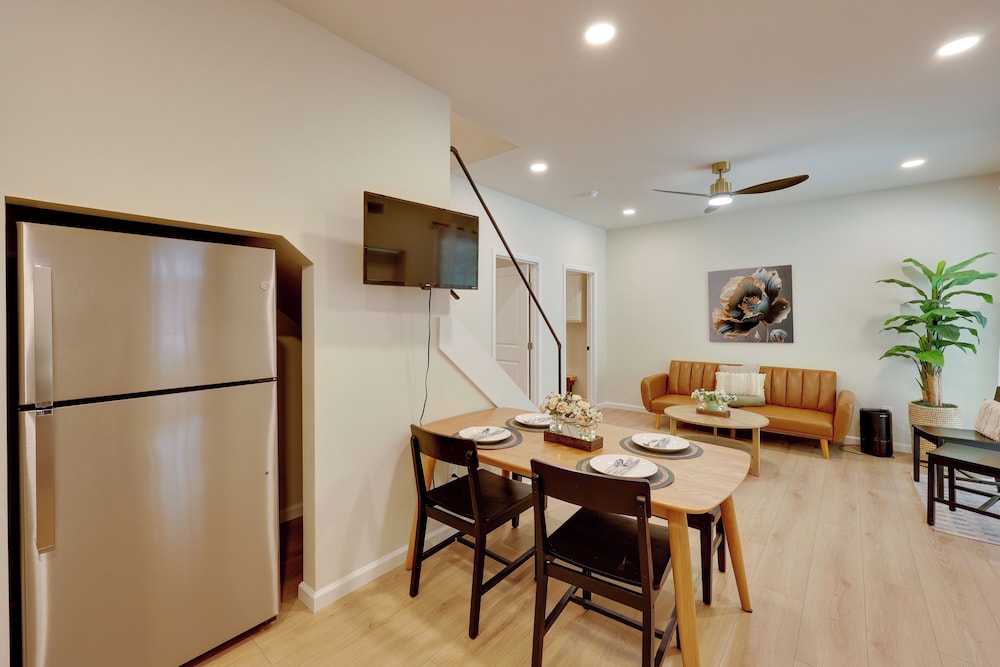 Duplex w/ Furnished Patio Near Lake Ouachita!