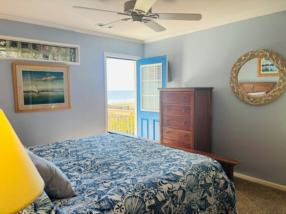 Clamelot 4 Bedroom Home by RedAwning
