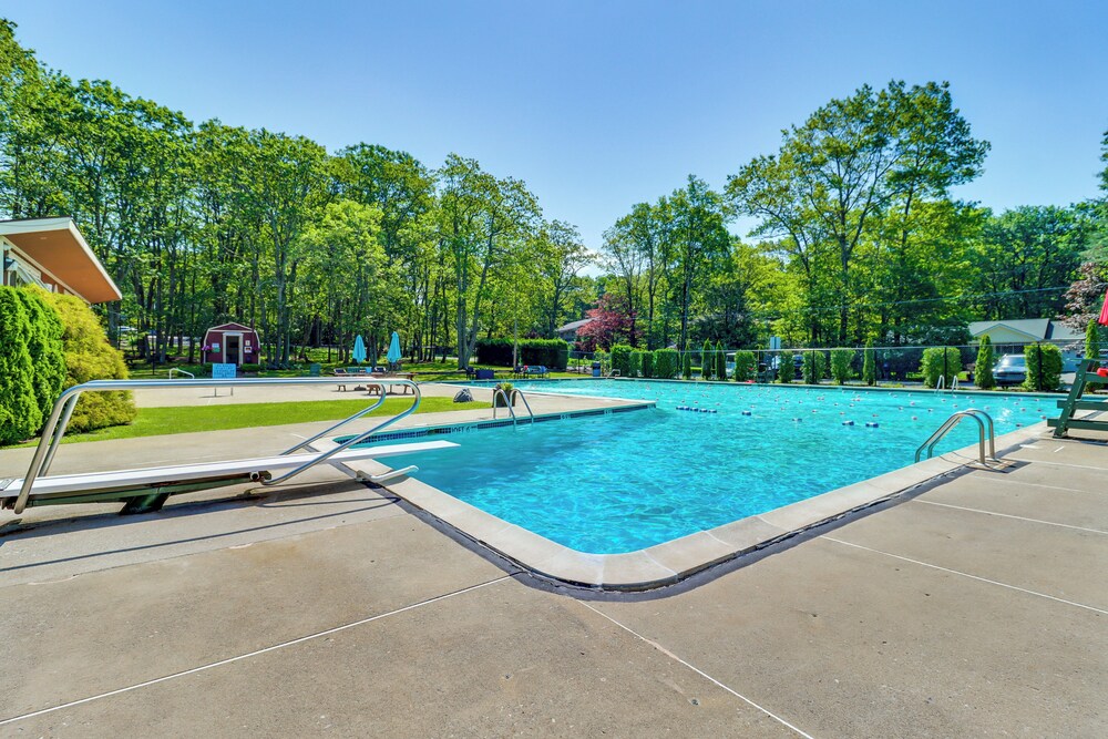 Home w/ Pool & Lake in Jim Thorpe: 6 Mi to Dtwn!