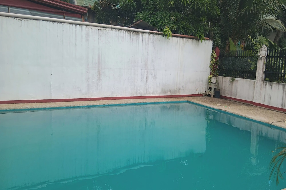 Larosa Hostel Bed And Breakfast