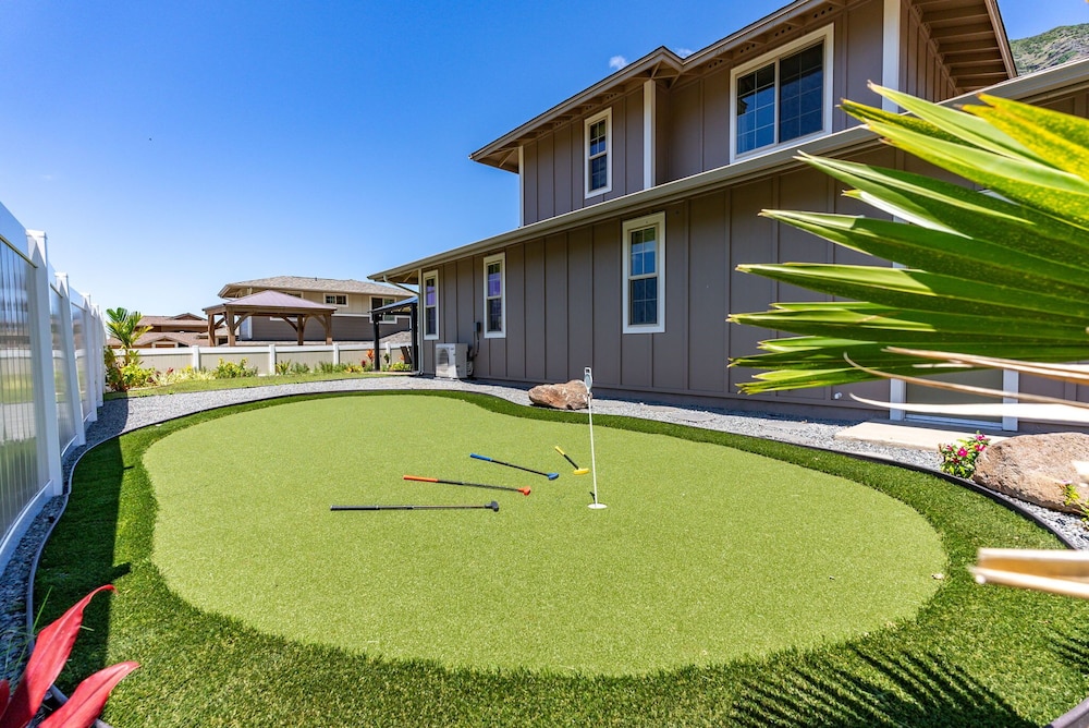 @ML Ocean View, Golf, Gazebo and Bbq, we Have All!