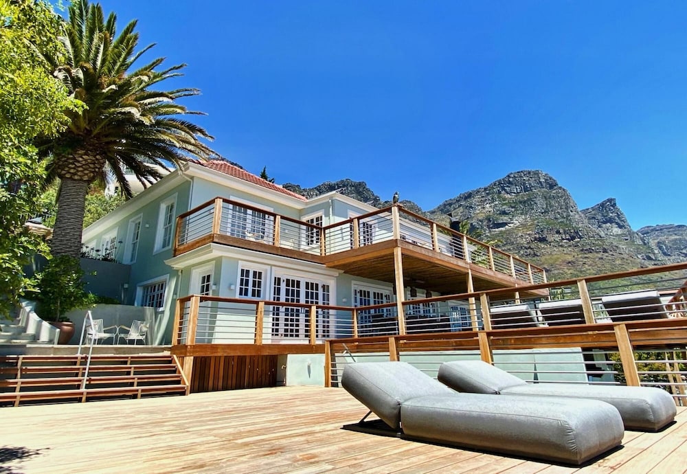 La Baia - Camps Bay in Cape Town view 3
