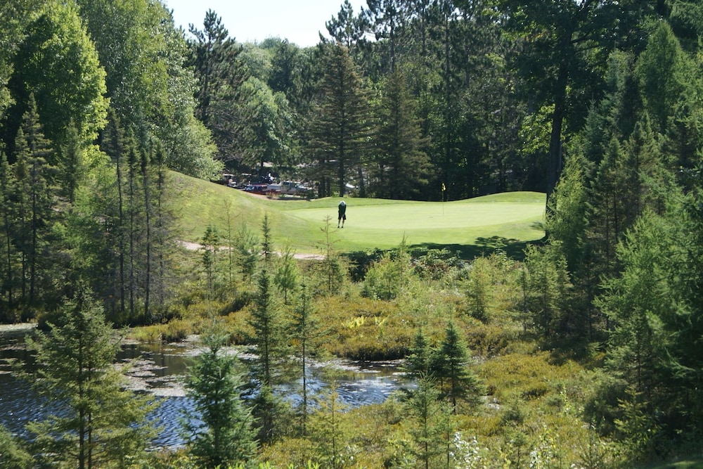 Lakewoods Resort & Lodge