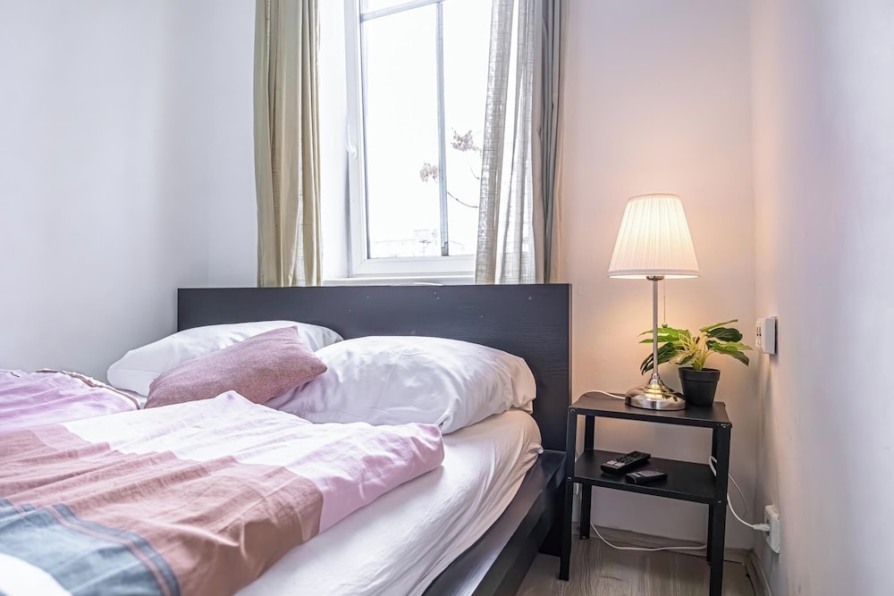 Cozy Room Shared Apt Millennium Tower