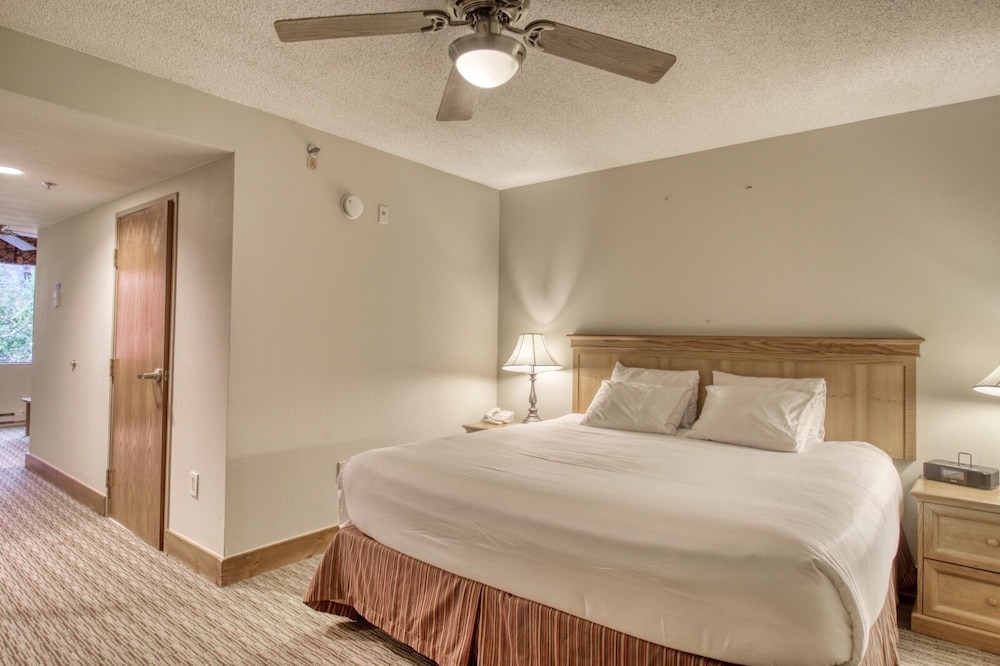 The Grand Lodge by Traverse Hospitality (No Resort Fees)