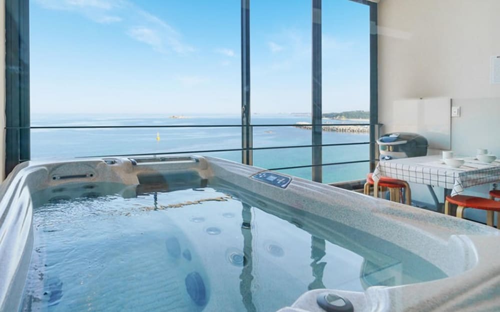 Goseong Croton Pool Villa view 3
