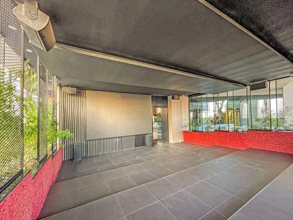 Awesome Studio Apartment With Burj Khalifa View at Business Bay
