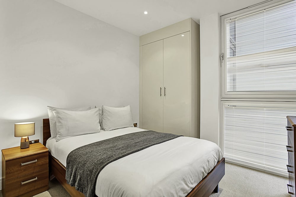 Urban Retreat: Stylish 1-bed Bliss