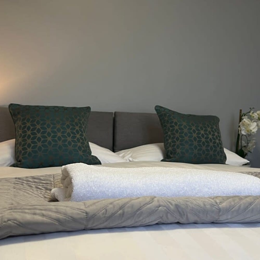 The Deeside - North Wales Sleeps up to 7 view 5