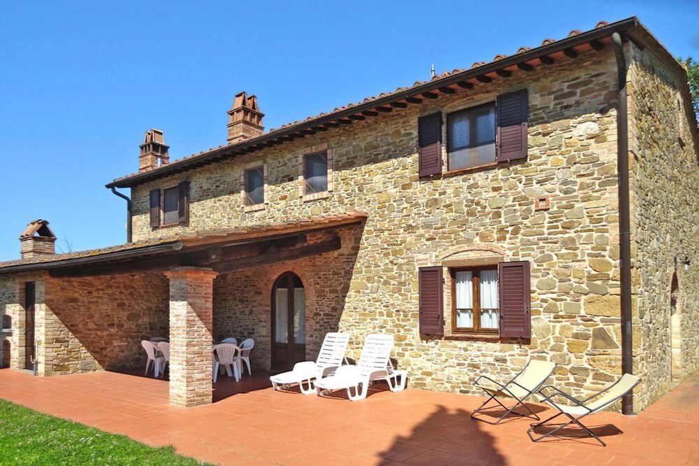 Estate in Montaione With Pool & Wine Tasting