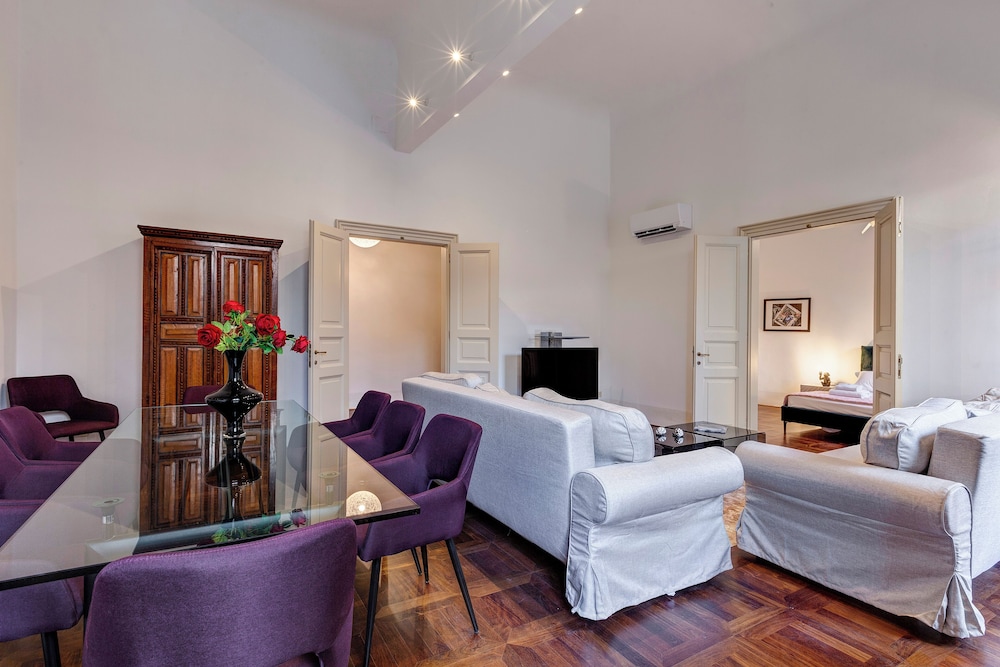 Nerone Apartment by Mamo Florence