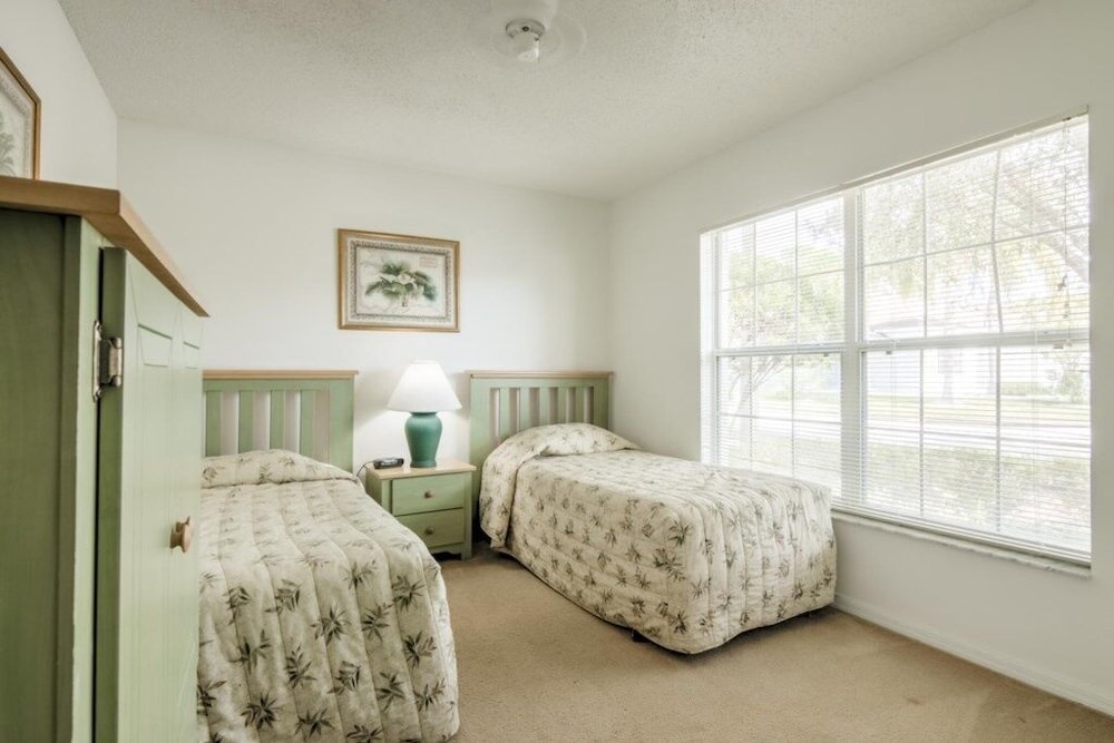 Gated Community Private Pool 3 Bedroom Home by Redawning