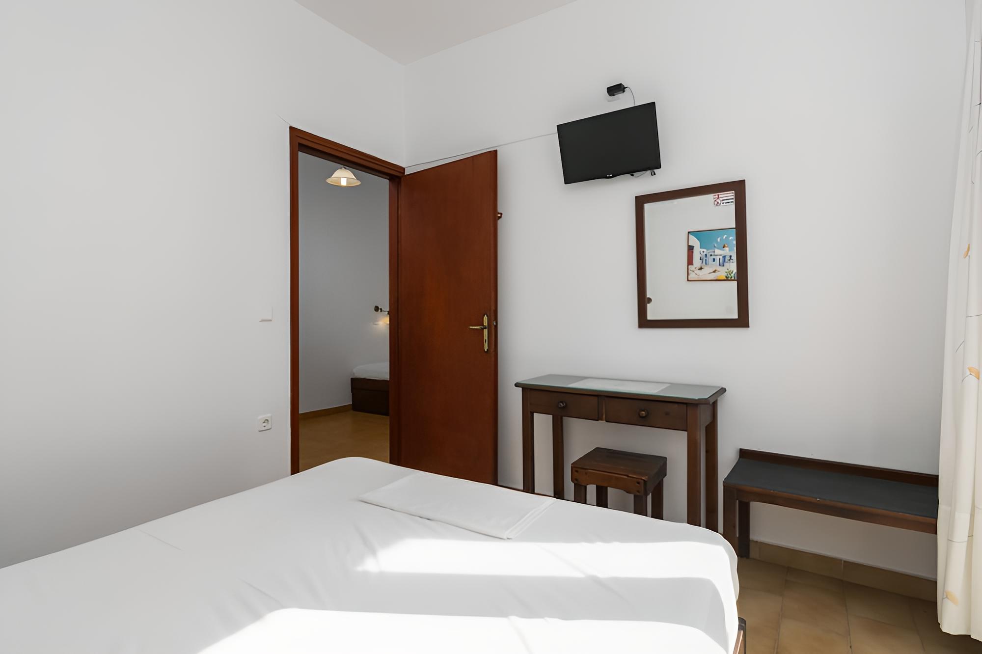 Tilemachos Rooms & Studios