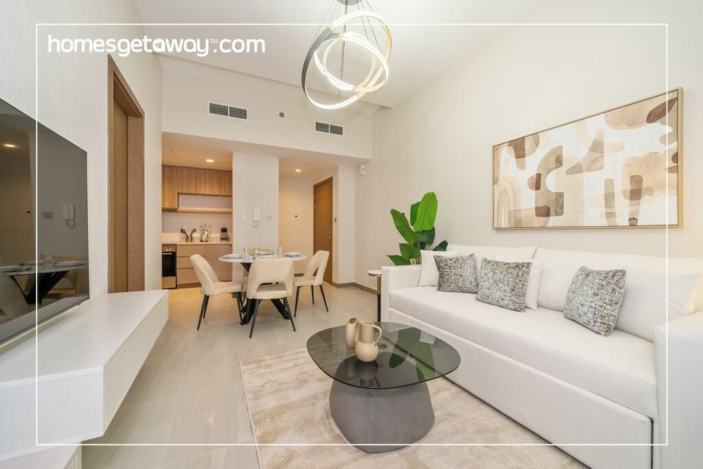Designer 1BR Apt Fully Equipped
