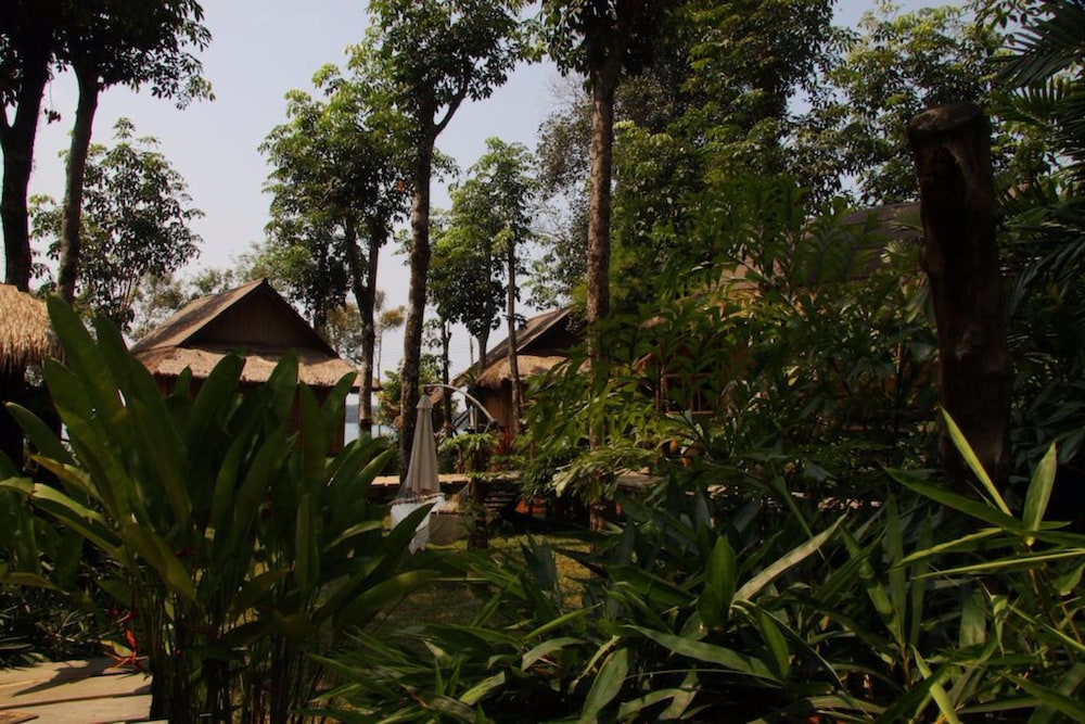 Bamboo Hideaway Resort