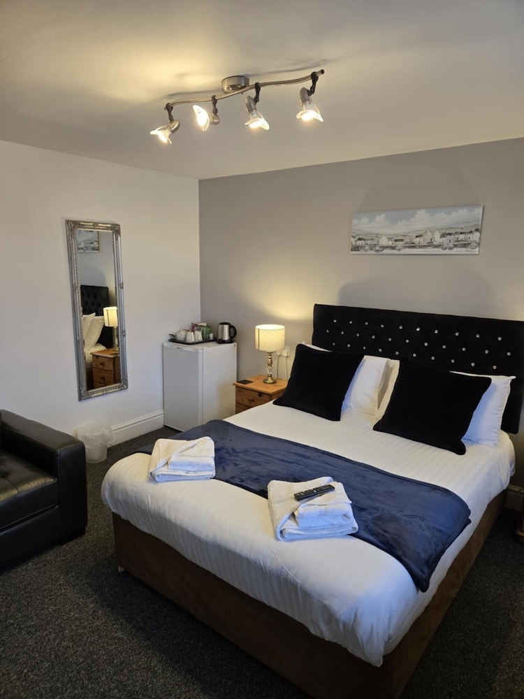 Q Accommodation