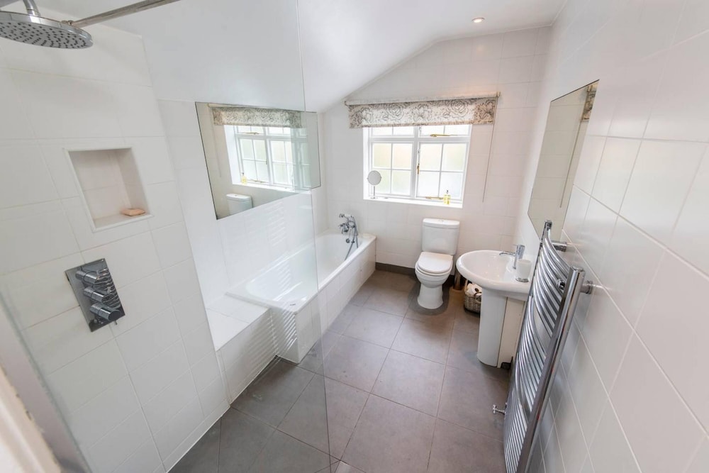Delightful 2-bed Home Fulham