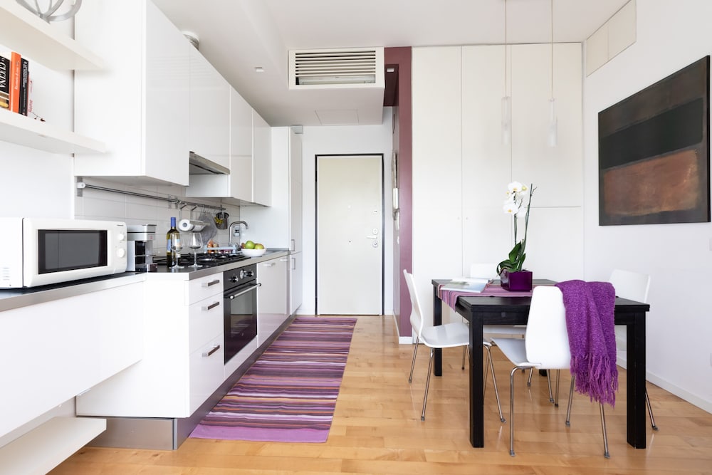 Lambertone Suburban House