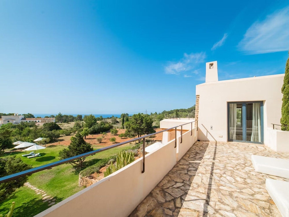 Majestic Villa With Private Pool