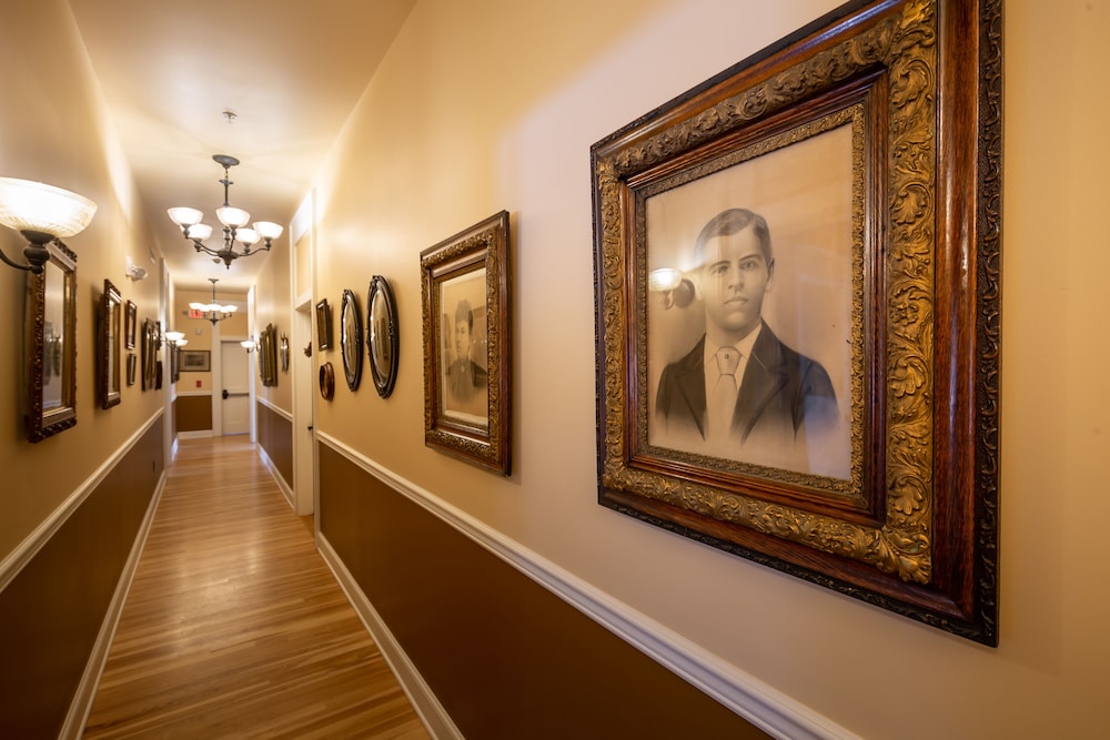 Steele Mansion