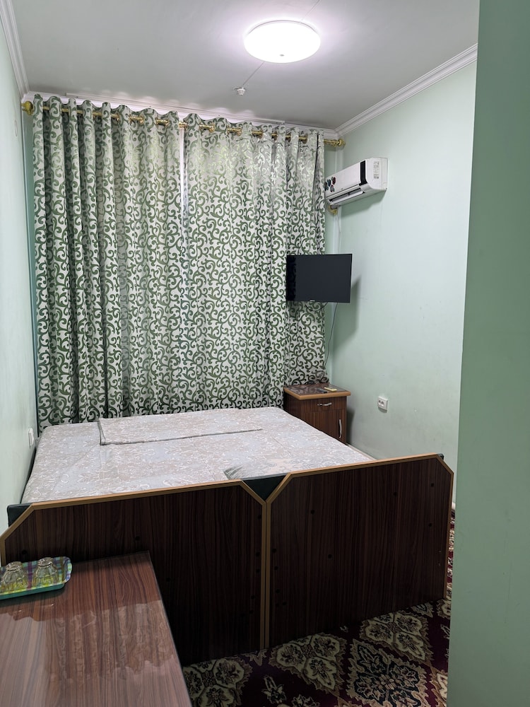 Mamnun Hotel