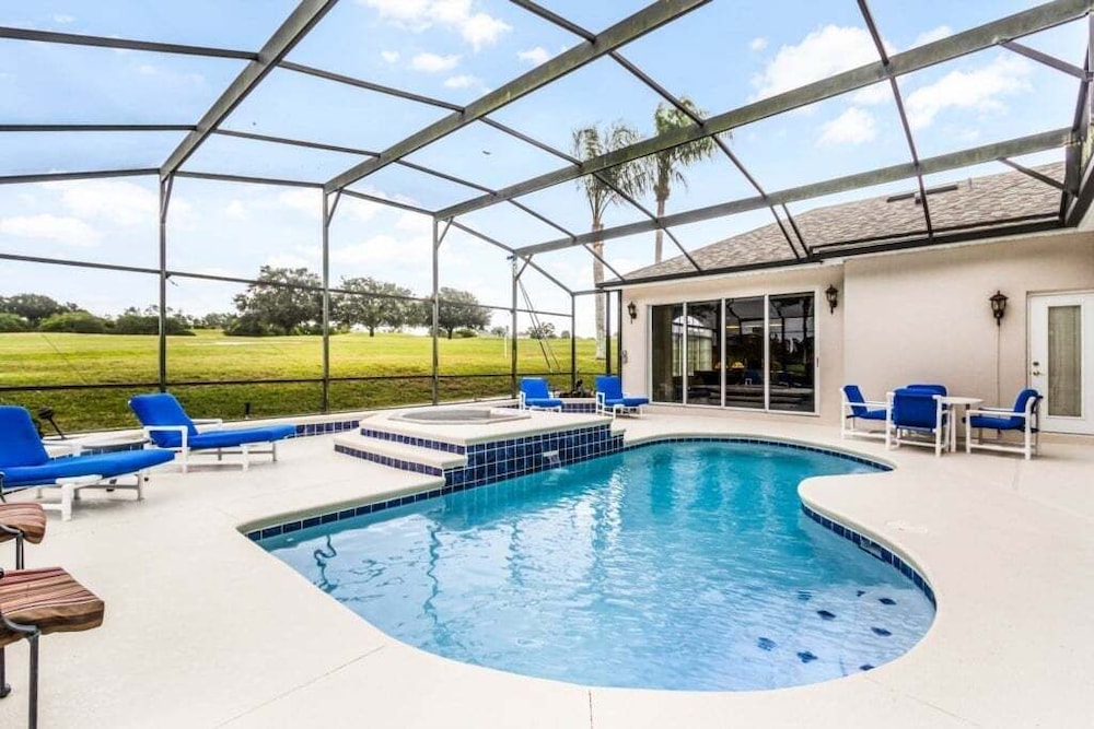 4 Bed Pool Home, Pool Table & More 4 Bedroom Villa